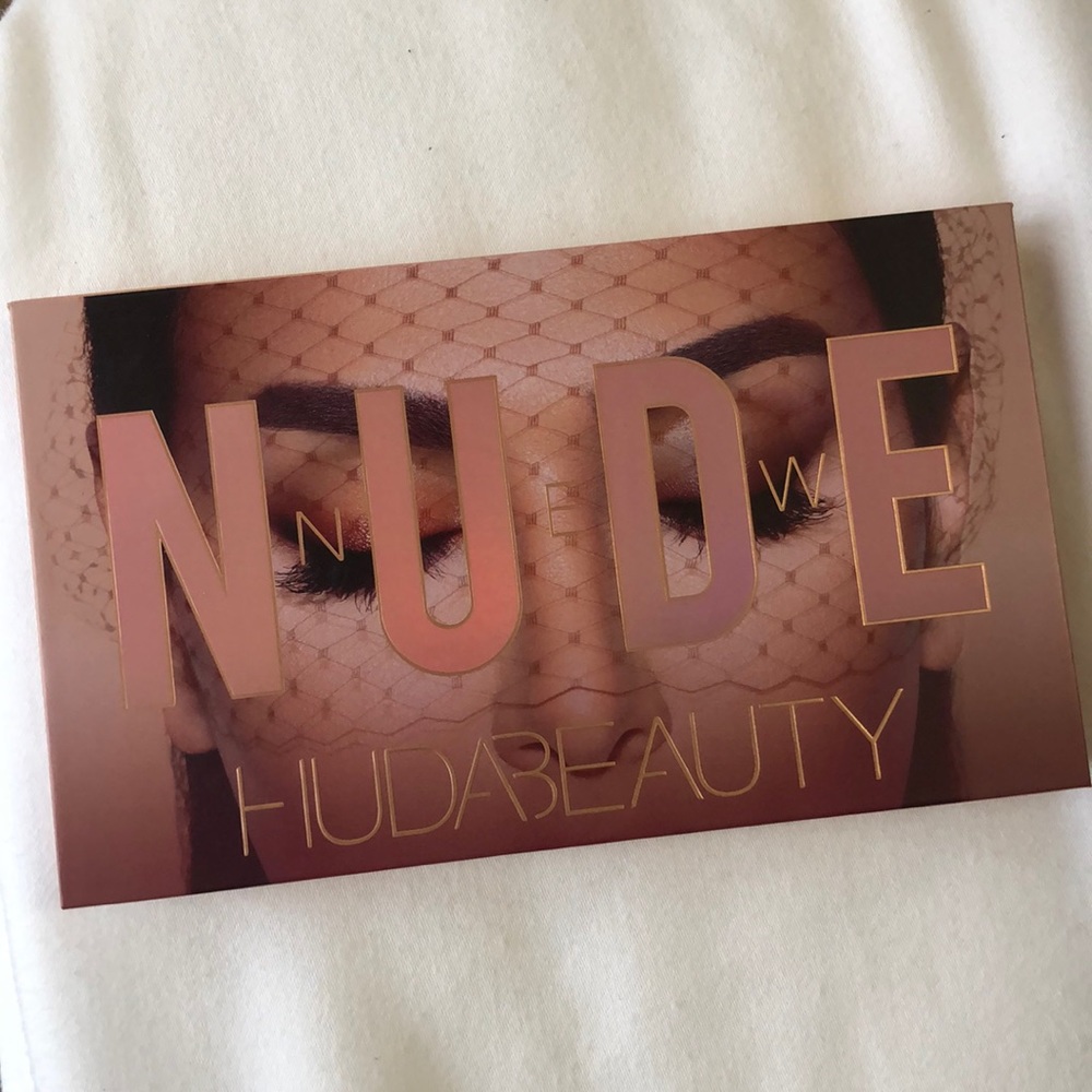 Huda Beauty New Nudes - like new!